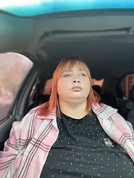 Snapshot of Model9798 chatting on April 8, 6:13 am Model9798 online show from April 8, 6:13 am