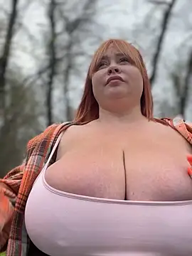 Snapshot of Model9798 chatting on April 11, 8:18 am Model9798 online show from April 11, 8:18 am