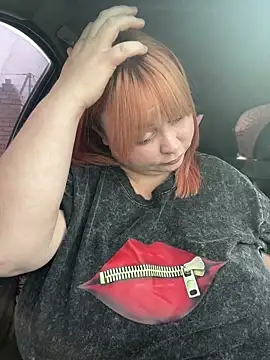 Snapshot of Model9798 chatting on April 16, 7:20 am Model9798 online show from April 16, 7:20 am