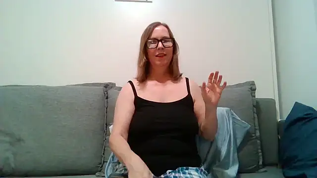 SweetandNaughty1 online show from April 13, 3:56 am