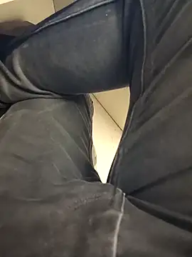 coolrocky346 online show from February 12, 10:56 am