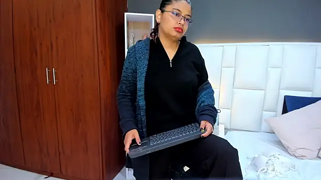 yeral2017 online show from October 13, 2:17 pm