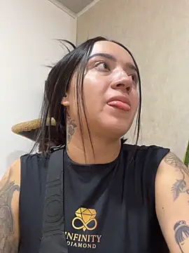 EmmyEvans1 online show from December 16, 5:29 pm