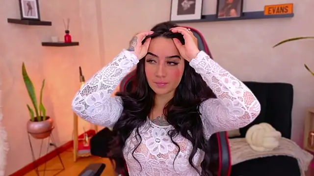 EmmyEvans1 online show from February 17, 7:42 pm