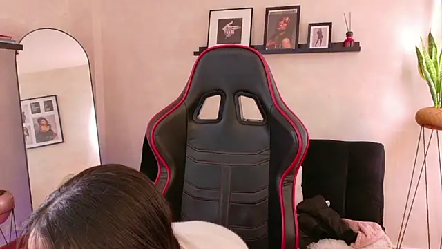 EmmyEvans1 online show from March 5, 7:32 pm