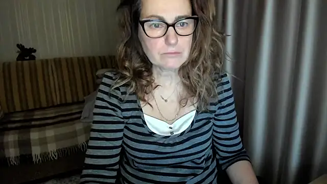 lauraoven online show from January 18, 1:15 pm