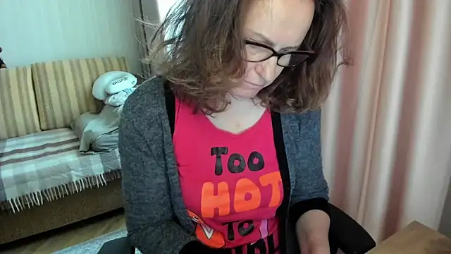 Snapshot of lauraoven chatting on May 16, 3:22 pm lauraoven online show from May 16, 3:22 pm