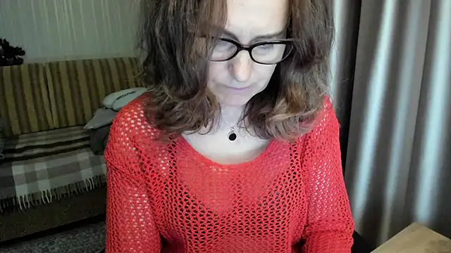 Snapshot of lauraoven chatting on May 31, 7:04 pm lauraoven online show from May 31, 7:04 pm