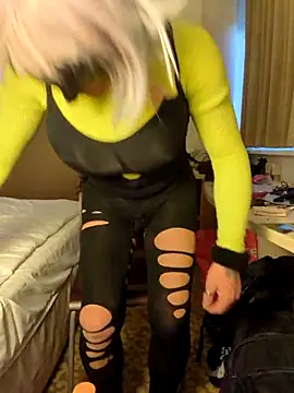 dwtmelina1979 online show from March 6, 5:37 am