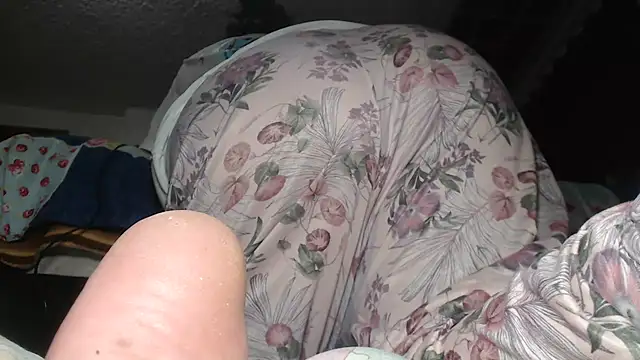 Snapshot of prettyangelsquirt chatting on December 27, 2:04 am prettyangelsquirt online show from December 27, 2:04 am