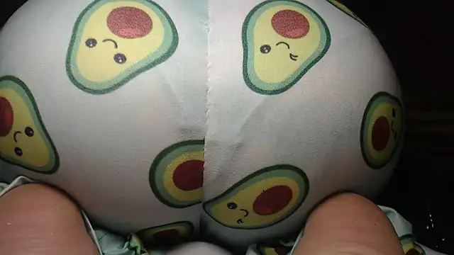 Snapshot of prettyangelsquirt chatting on January 3, 11:44 pm prettyangelsquirt online show from January 3, 11:44 pm