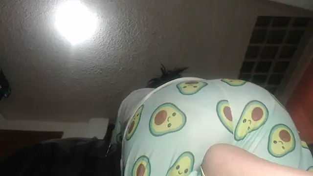 Snapshot of prettyangelsquirt chatting on January 15, 2:35 pm prettyangelsquirt online show from January 15, 2:35 pm