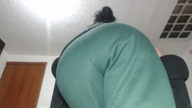 Snapshot of prettyangelsquirt chatting on February 25, 6:42 pm prettyangelsquirt online show from February 25, 6:42 pm