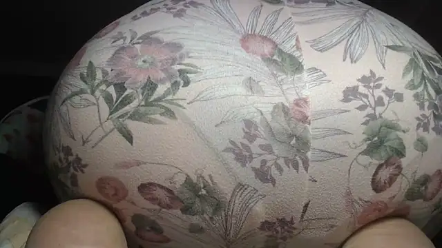 Snapshot of prettyangelsquirt chatting on March 12, 3:18 pm prettyangelsquirt online show from March 12, 3:18 pm