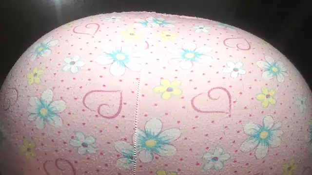 Snapshot of prettyangelsquirt chatting on October 12, 8:30 pm prettyangelsquirt online show from October 12, 8:30 pm