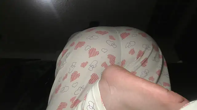 prettyangelsquirt online show from November 15, 1:29 pm