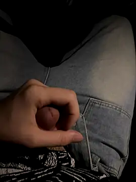 Snapshot of JohnnyBigShot chatting on September 28, 3:45 am JohnnyBigShot online show from September 28, 3:45 am