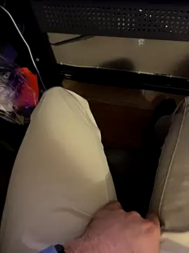 Snapshot of JohnnyBigShot chatting on October 12, 2:43 am JohnnyBigShot online show from October 12, 2:43 am