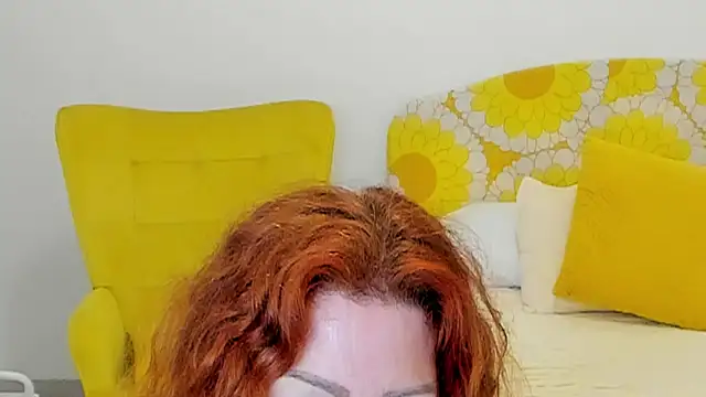 Snapshot of milf_penelope chatting on January 19, 3:54 am milf penelope online show from January 19, 3:54 am