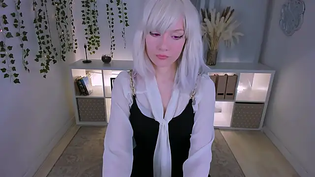 Snapshot of Bat_Laughing chatting on January 19, 10:49 pm Bat Laughing online show from January 19, 10:49 pm