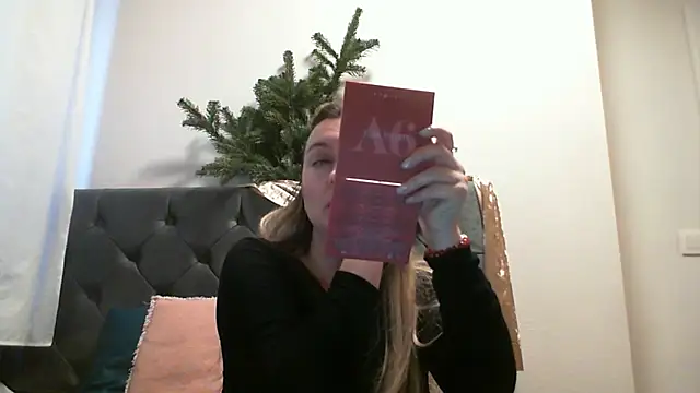 SusanCurt online show from January 11, 10:53 am