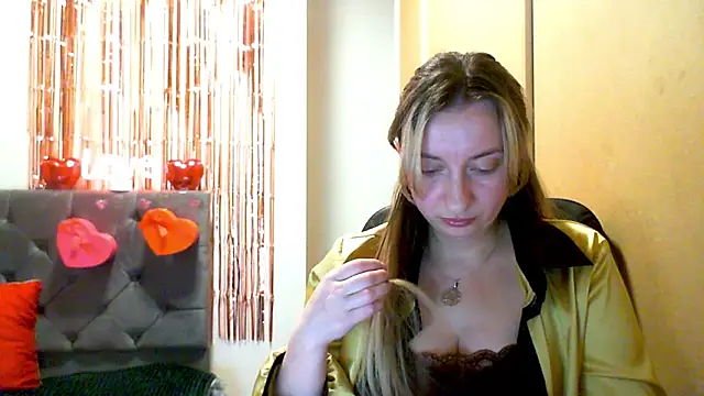 SusanCurt online show from February 9, 8:24 pm