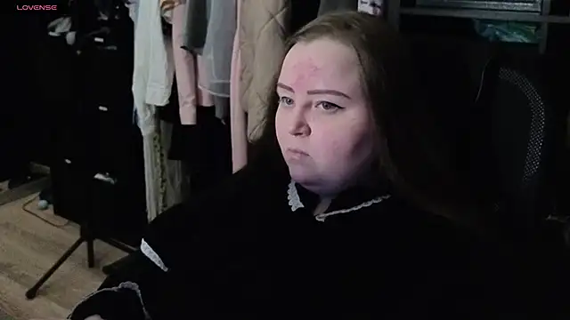 EMMA  CONNOR online show from October 17, 12:01 am