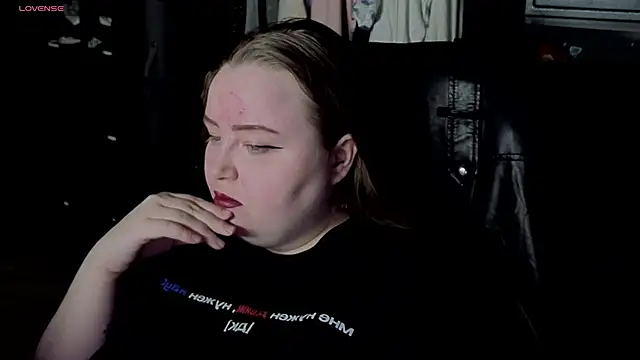 EMMA  CONNOR online show from November 3, 9:27 pm