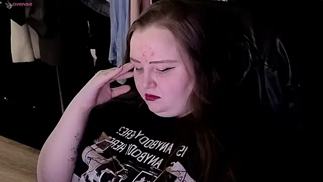 EMMA  CONNOR online show from November 7, 11:05 pm