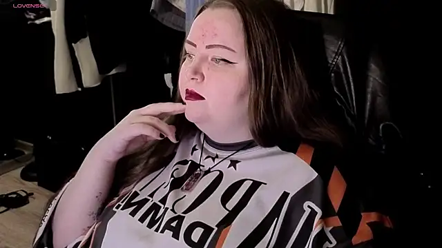 EMMA  CONNOR online show from November 8, 8:40 pm