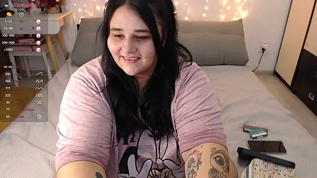 Snapshot of naughtykiss chatting on December 3, 6:26 am naughtykiss online show from December 3, 6:26 am