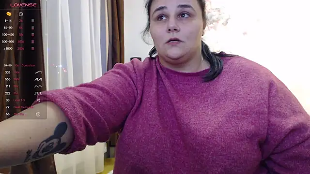 Snapshot of naughtykiss chatting on December 13, 7:43 pm naughtykiss online show from December 13, 7:43 pm