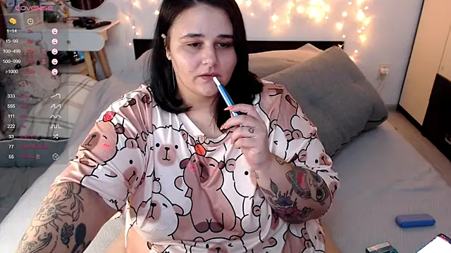 Snapshot of naughtykiss chatting on September 19, 11:00 am naughtykiss online show from September 19, 11:00 am