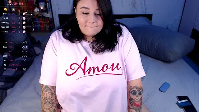 Snapshot of naughtykiss chatting on November 6, 4:57 am naughtykiss online show from November 6, 4:57 am