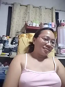 Snapshot of asianwet4u chatting on February 23, 1:53 pm asianwet4u online show from February 23, 1:53 pm