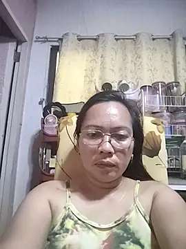 Snapshot of asianwet4u chatting on March 3, 4:03 am asianwet4u online show from March 3, 4:03 am