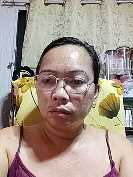 Snapshot of asianwet4u chatting on March 3, 9:48 pm asianwet4u online show from March 3, 9:48 pm