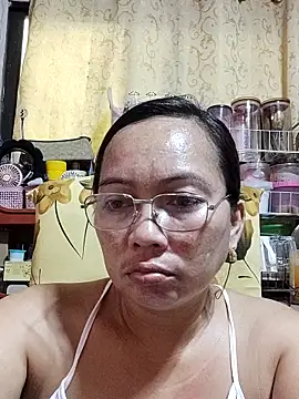 Snapshot of asianwet4u chatting on March 5, 4:24 am asianwet4u online show from March 5, 4:24 am