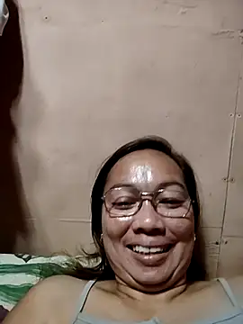 Snapshot of asianwet4u chatting on March 9, 4:00 pm asianwet4u online show from March 9, 4:00 pm