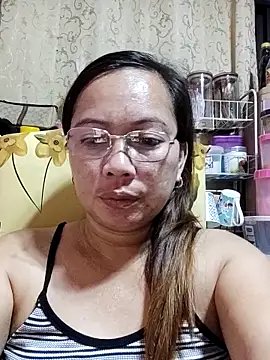 Snapshot of asianwet4u chatting on March 18, 10:04 pm asianwet4u online show from March 18, 10:04 pm