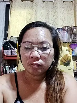 Snapshot of asianwet4u chatting on March 19, 1:32 am asianwet4u online show from March 19, 1:32 am