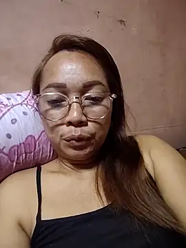 Snapshot of asianwet4u chatting on September 29, 2:33 pm asianwet4u online show from September 29, 2:33 pm