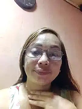 Snapshot of asianwet4u chatting on October 2, 10:44 am asianwet4u online show from October 2, 10:44 am