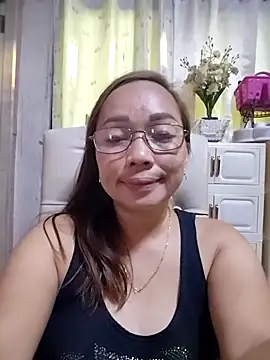 Snapshot of asianwet4u chatting on October 3, 4:31 am asianwet4u online show from October 3, 4:31 am