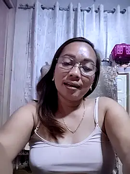 Snapshot of asianwet4u chatting on October 8, 8:45 am asianwet4u online show from October 8, 8:45 am