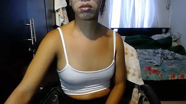 sensual nataliee online show from December 12, 7:04 pm