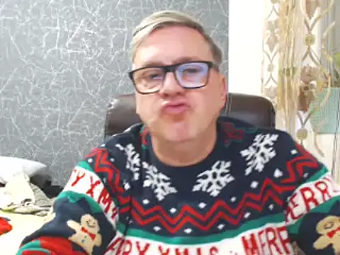 Snapshot of RobertStripX chatting on December 26, 1:54 pm RobertStripX online show from December 26, 1:54 pm