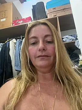 Snapshot of moniquerainx chatting on June 19, 11:19 pm moniquerainx online show from June 19, 11:19 pm