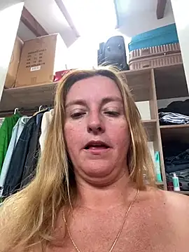 Snapshot of moniquerainx chatting on June 26, 3:38 pm moniquerainx online show from June 26, 3:38 pm