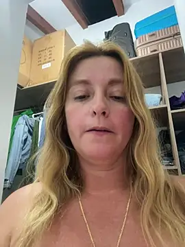 Snapshot of moniquerainx chatting on July 21, 4:04 am moniquerainx online show from July 21, 4:04 am